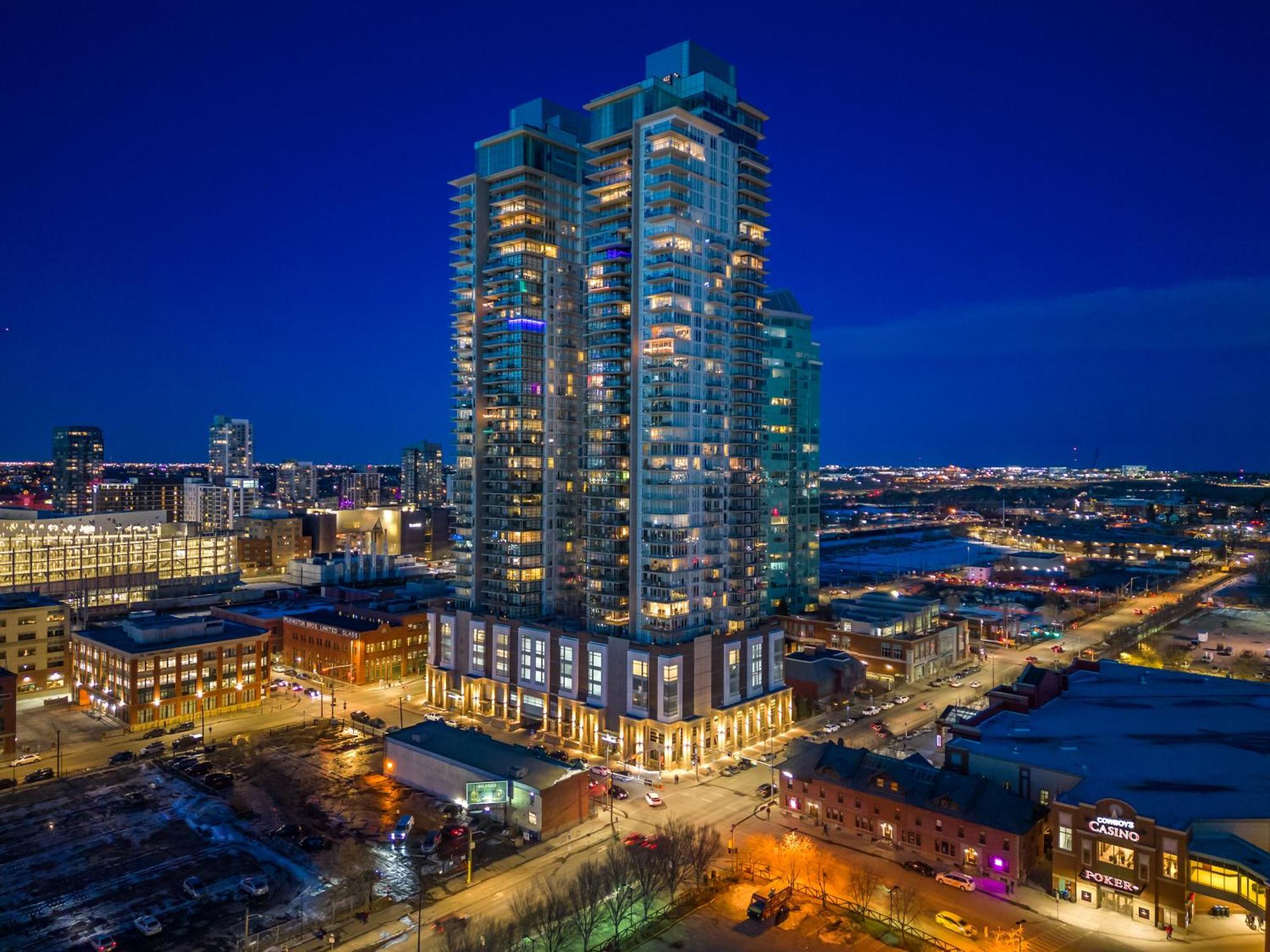 Modern Suite Calgary Downtown 5 Min Walk Stampede Zewnętrze zdjęcie